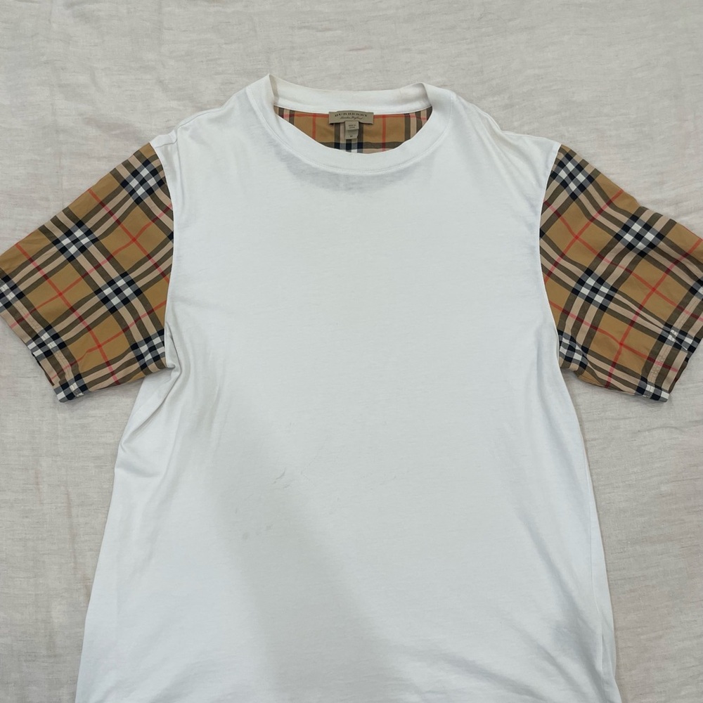 Burberry White Tee with Classic Beige Nova Check Sleeves